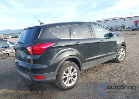 2019 Ford Escape Se z USA, uszkodzony, nr VIN 1FMCU9GD9KUB66992